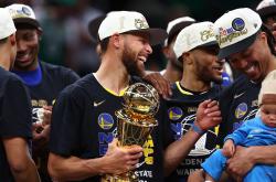 九游娱乐网站-勇士队夺得重要胜利，开启连胜模式