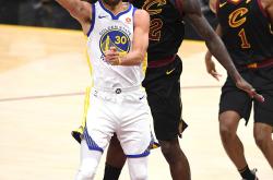 九游中国-包含凯尔特人B队绝地反击勇士B队，詹姆斯制霸全场的词条