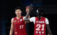 九游娱乐-游泳项目赛场再掀波澜，澳大利亚选手力夺冠