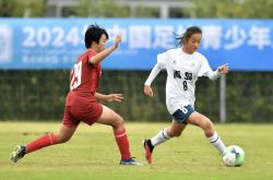 九游娱乐网站-足球场上女子队伍展现出色风采