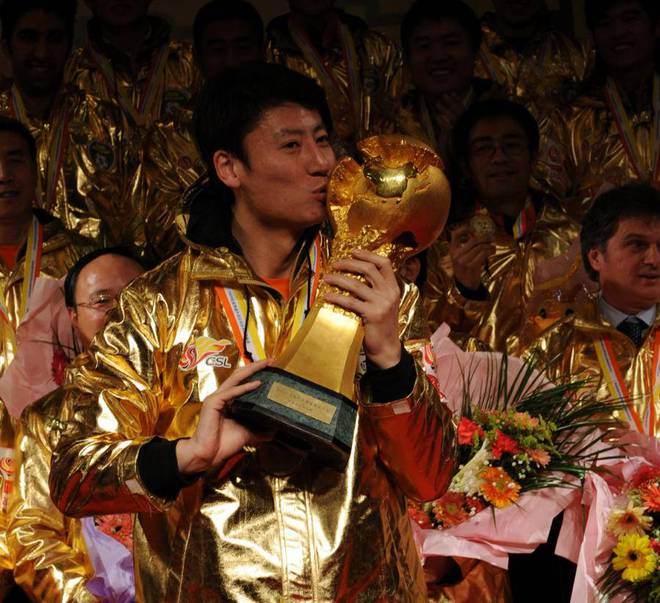 包含托卢卡表现神勇，率领球队夺冠在望的词条