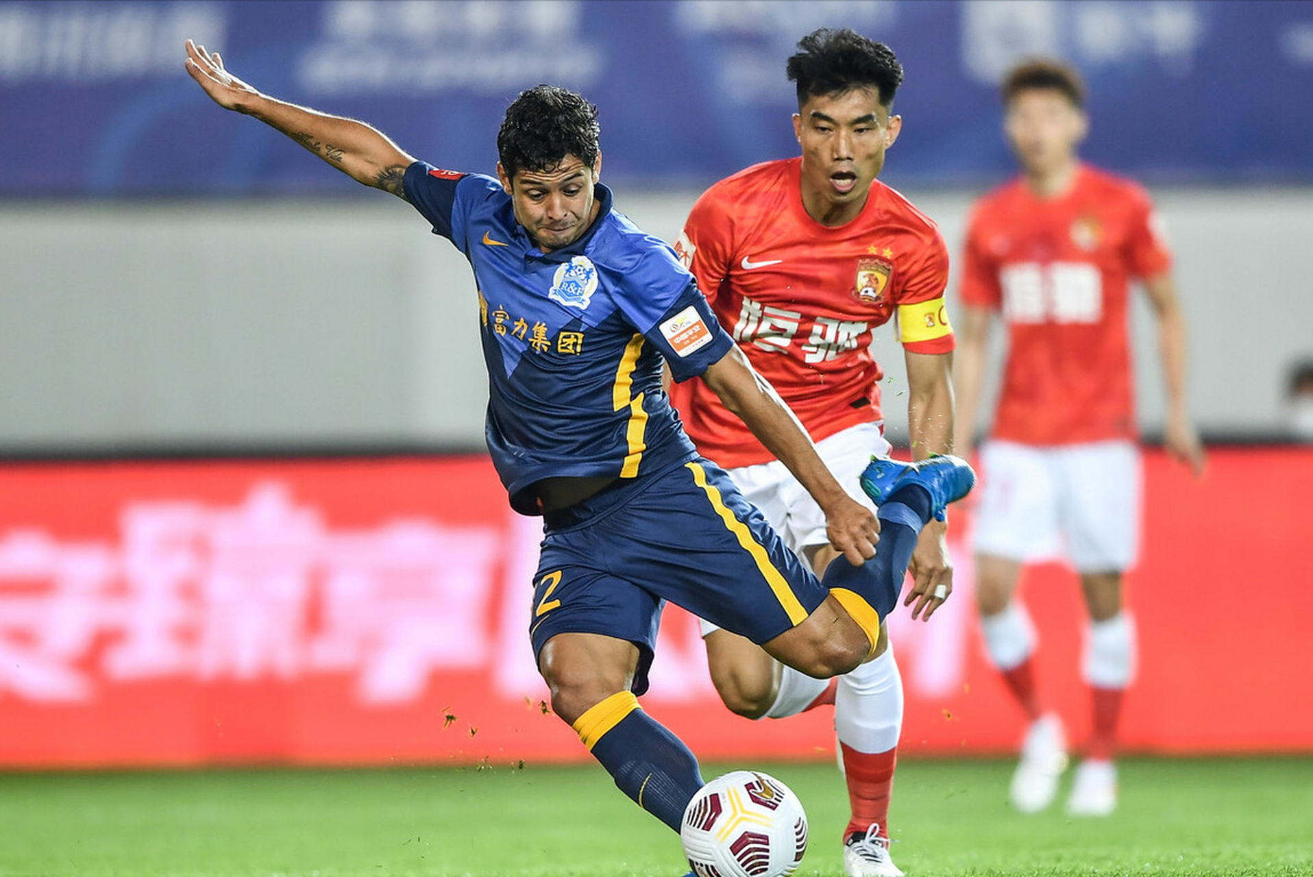萨福克轻松获胜，保级形势逐渐向好