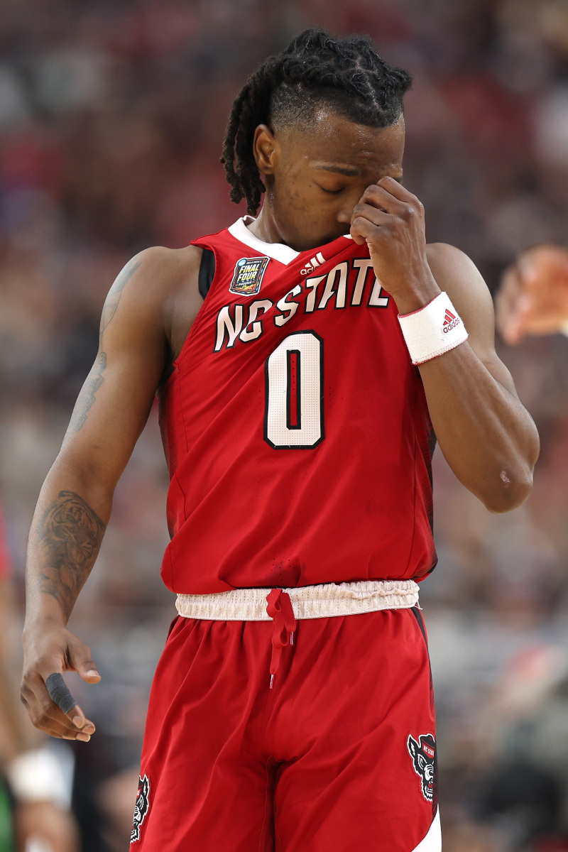 快船新星莱昂纳德受伤缺席两周 快船新星莱昂纳德受伤缺席两周