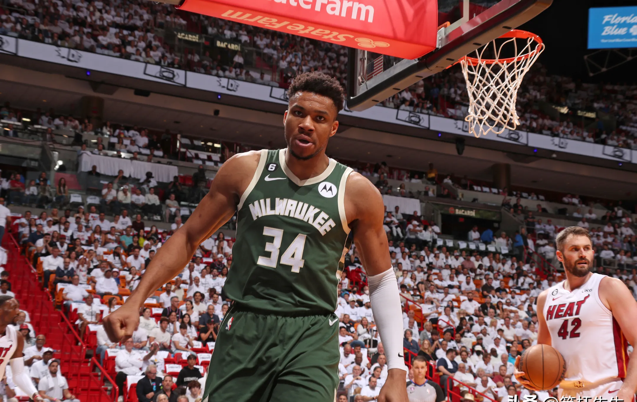 雄鹿队关键战胜对手，全队发挥亮眼