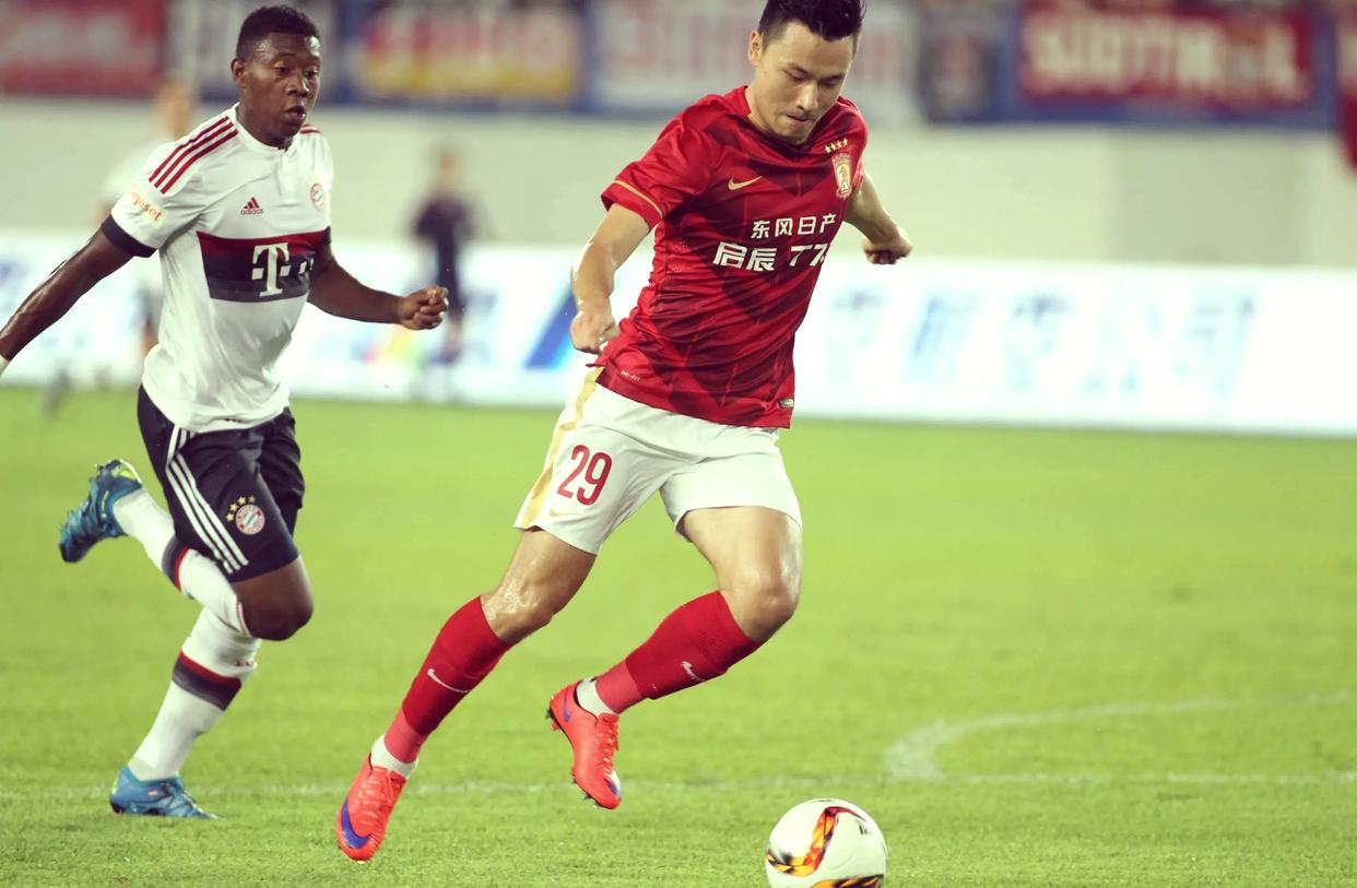 拜仁慕尼黑门将扑出点球，助球队逆转取胜