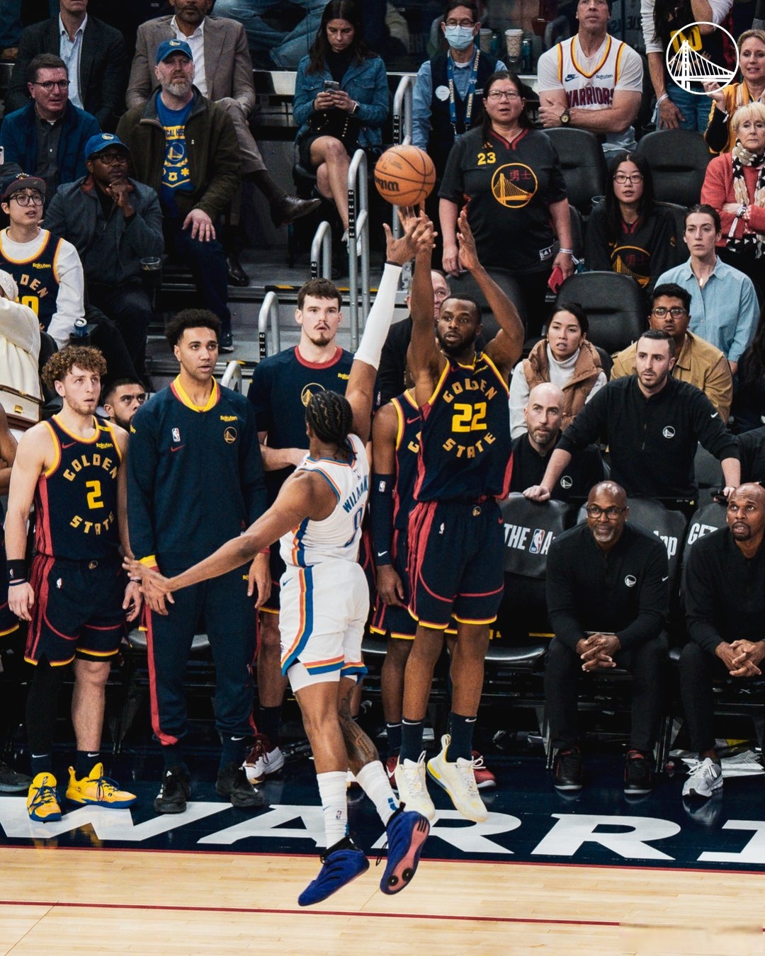 火箭鏖战太阳，库里统治全场的简单介绍