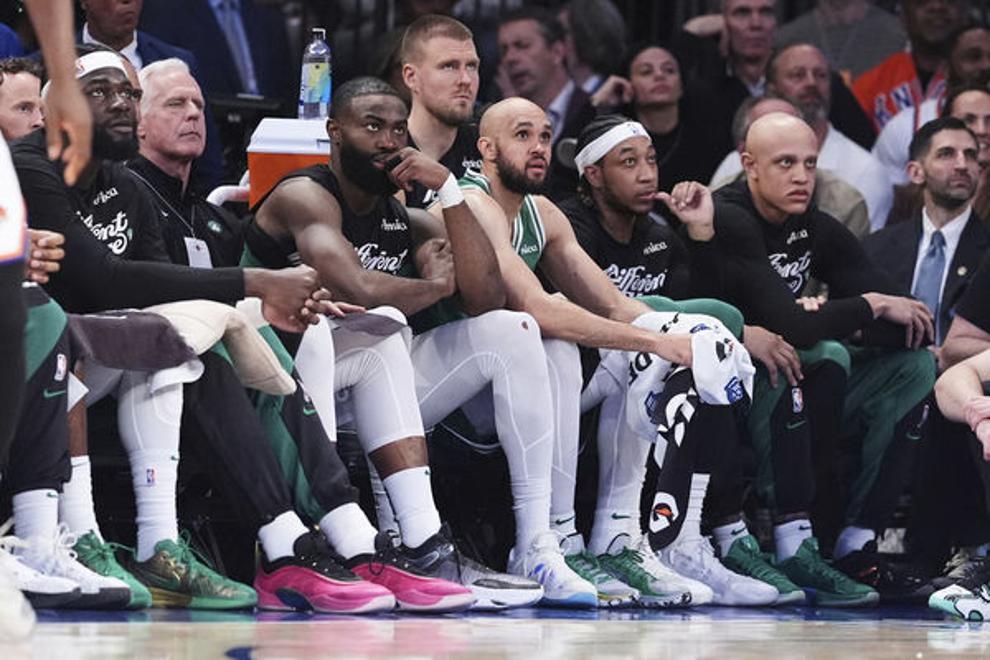 包含凯尔特人B队绝地反击勇士B队，詹姆斯制霸全场的词条