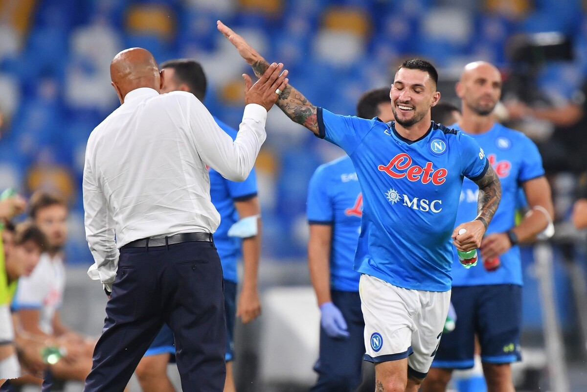 关于瑞典逆转那不勒斯，马尔基尼奥斯爆发神勇的信息