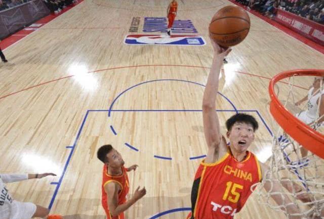 雄鹿逆转上海队，赵继伟带队取胜