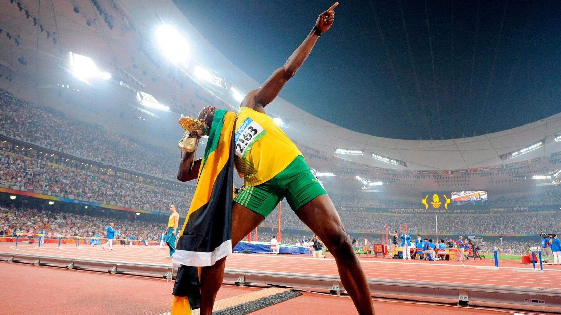 战术盛宴！班凯罗以一敌众，教科书级表现导演马刺血拼活塞