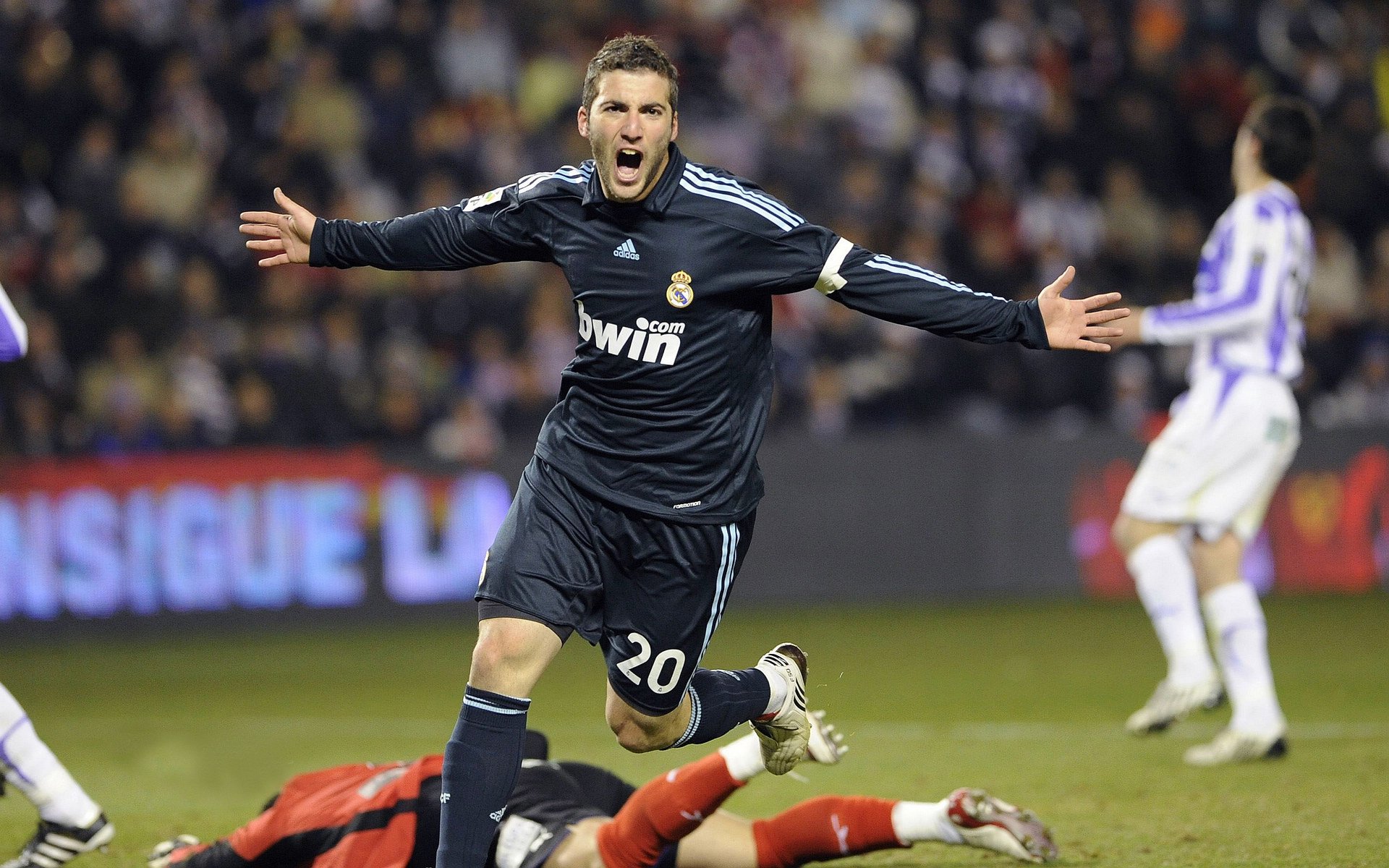 猛龙式绞杀,当班凯罗让洛杉矶之夜提前失去悬念